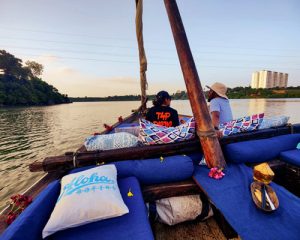 Une-croisière-au-coucher-du-soleil-à-Mombasa-au-Kenya